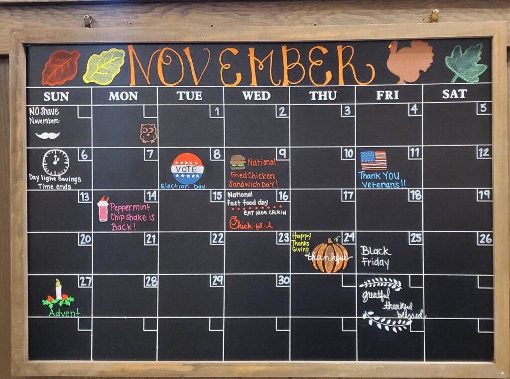 Pin By Mariah Estep On Calendar Ideas Chalkboard Calendar Calendar 